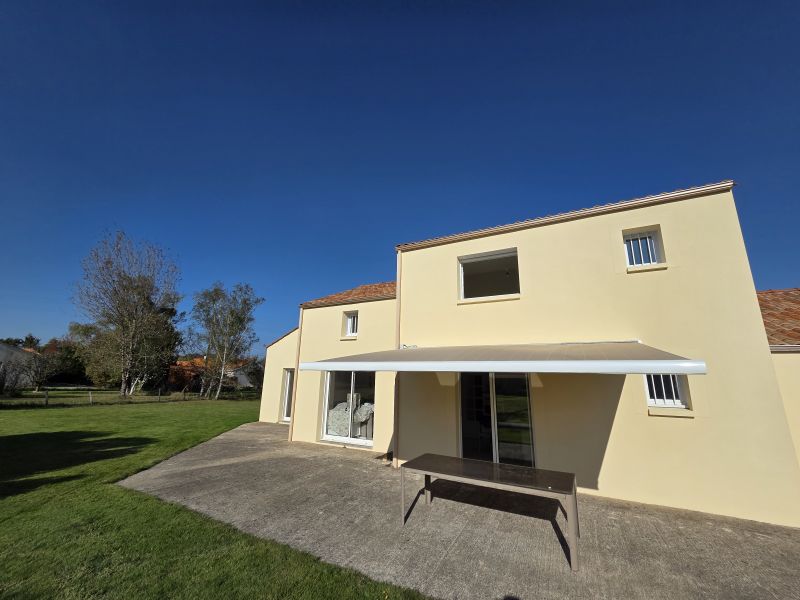 store-banne-maison-Bouguenais-4 store-banne-maison-Bouguenais-4