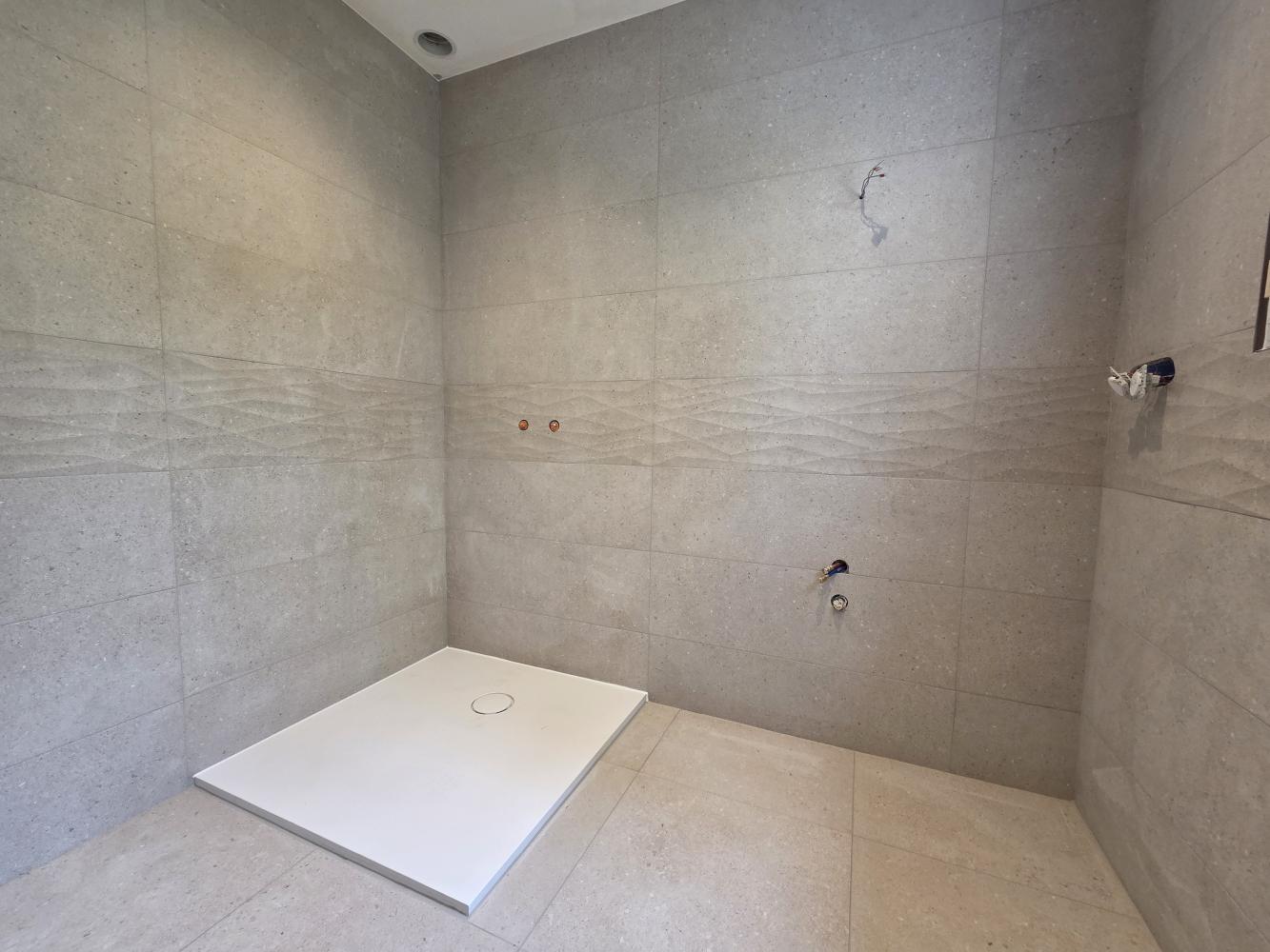 Salle d'eau après pose du carrelage Haute Goulaine