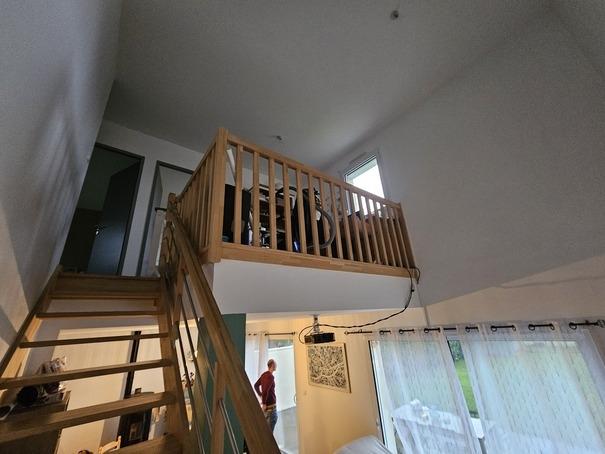 Agrandissement et aménagement d’une mezzanine en chambre dans une maison à Pont-Saint-Martin