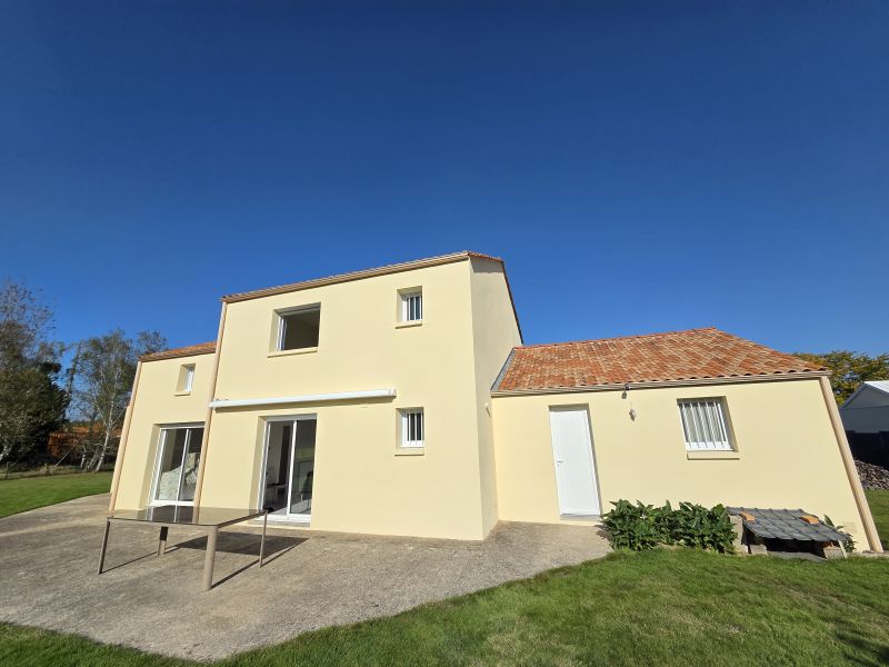 ravalement-facade-maison-a-Bouguenais ravalement-facade-maison-a-Bouguenais