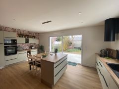 cuisine-renovee-et-agrandit-dans-la-nouvelle-extension-maison-sainte-luce-sur-loire