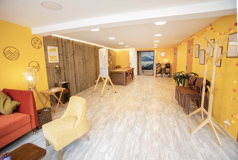 local-professionnel-renove-a-Reze-14